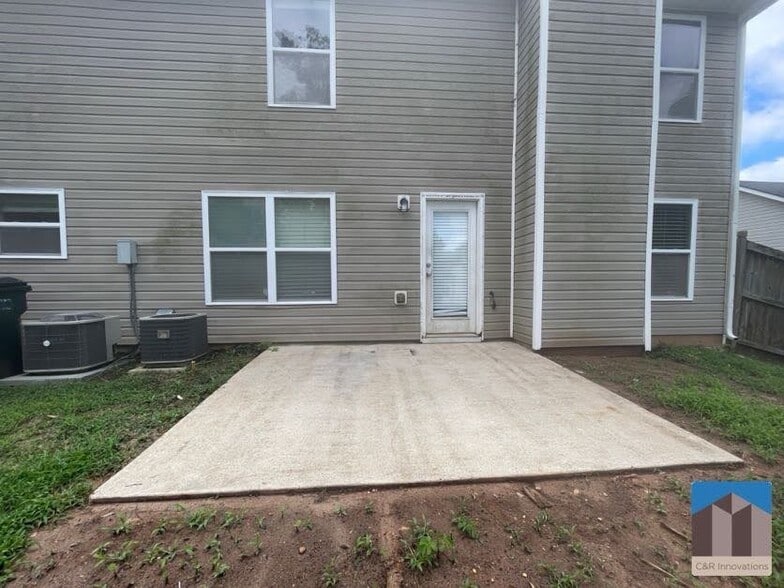 Building Photo - 4331 Ash Tree St