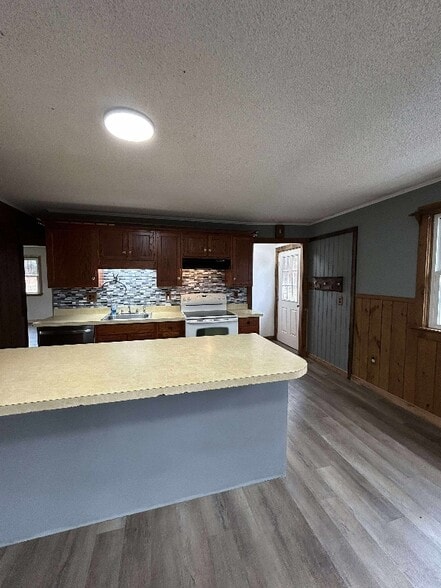 Building Photo - 4716 S Wheelock Rd