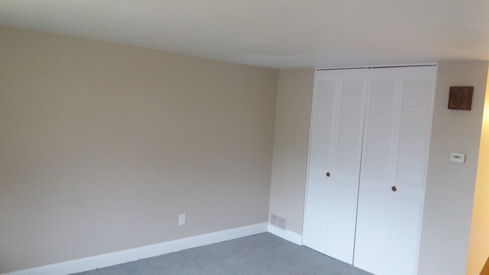 Building Photo - 1386 Lincoln Dr