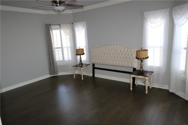 Building Photo - 4601 SW Lilly St