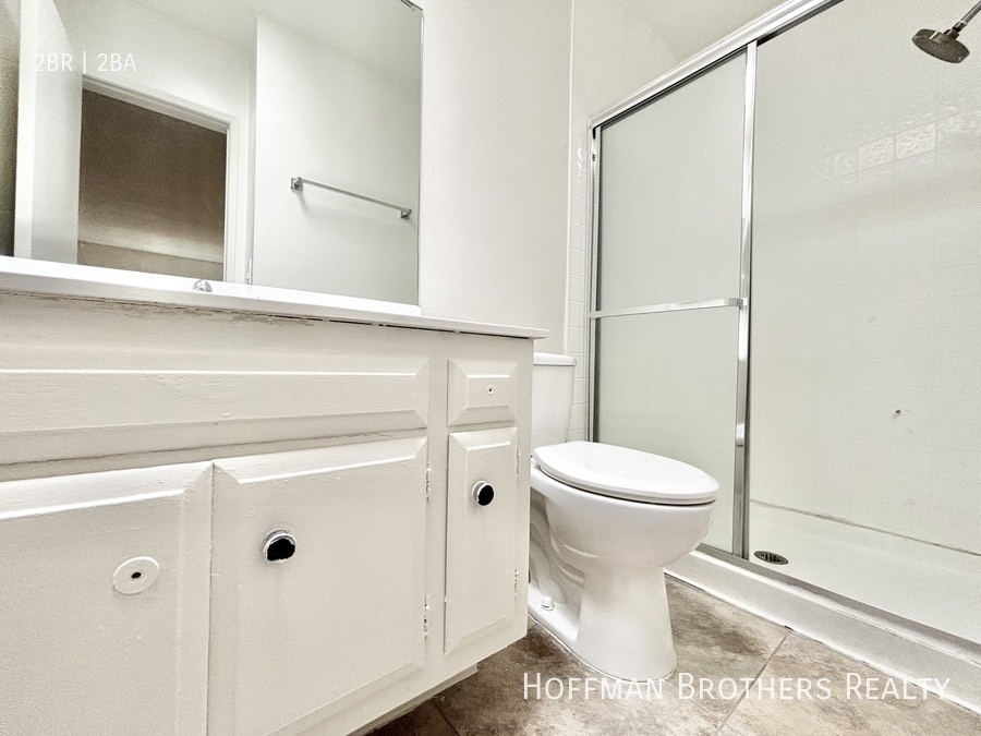 Building Photo - 10535 Lindley Ave