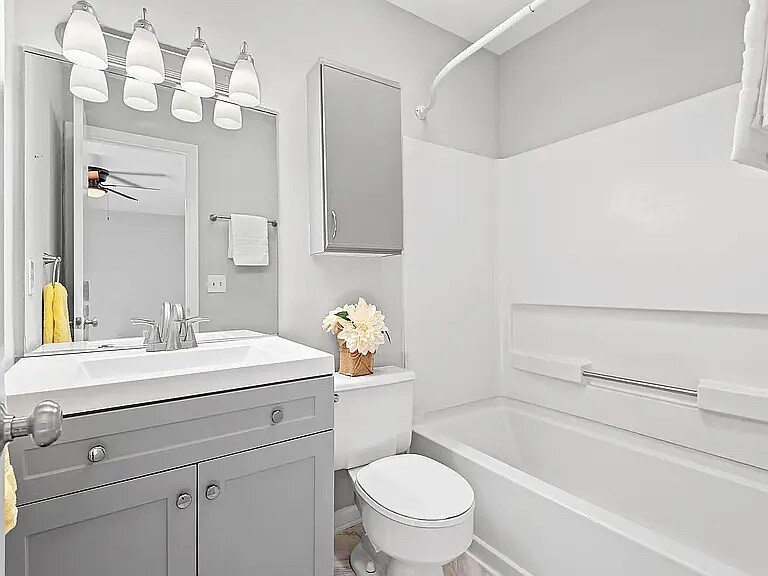 Building Photo - Room in Condo on Finley Forest Dr