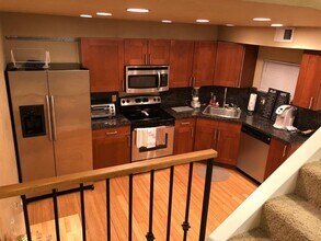 Building Photo - 2 Bedroom House with an office for Rent in South Side!