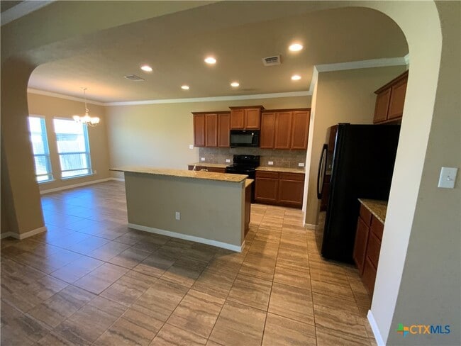 Building Photo - 707 Dunford Dr