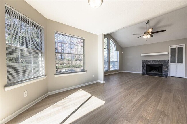 Building Photo - 1107 Sandy Ln Dr