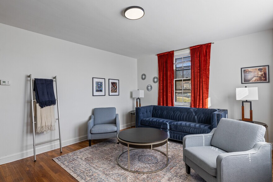 Building Photo - 4348 Southern Ave SE