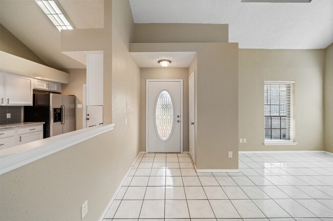 Building Photo - 2610 Lazy Spring Ct