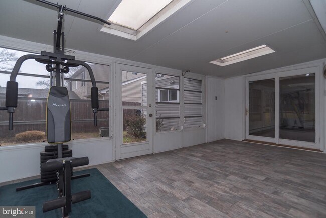 Building Photo - 346 Thornridge Dr