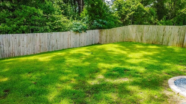 Building Photo - 975 Lovebird Ct