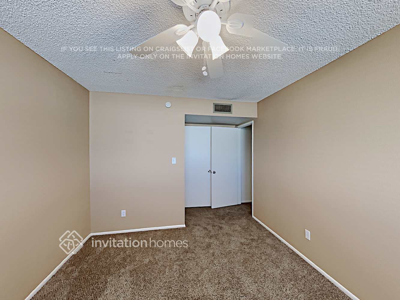 Building Photo - 4602 W Paradise Dr