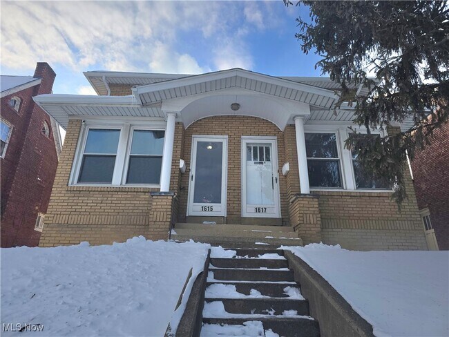 Building Photo - 1617 Maple Ave