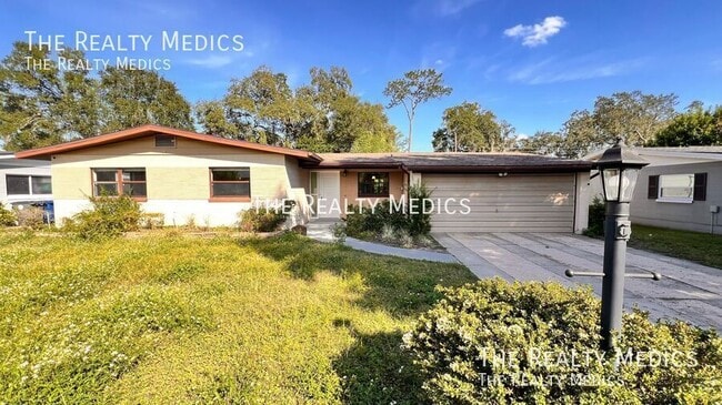 Building Photo - 929 Dupont Ave