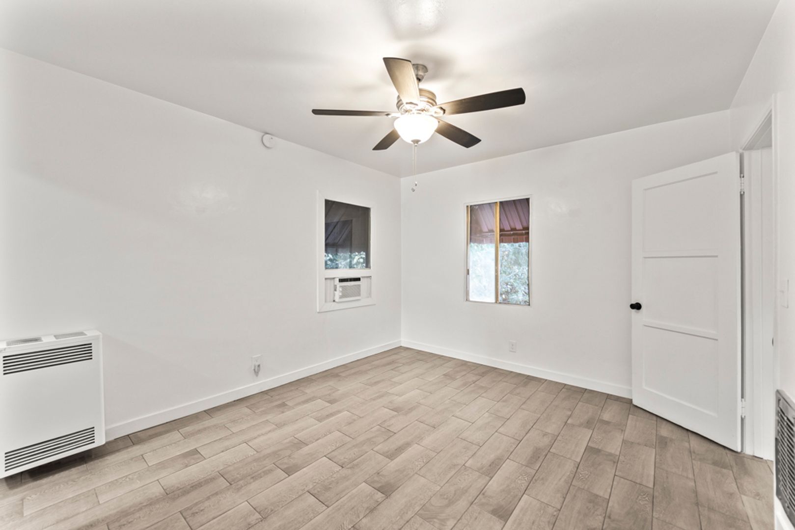 Building Photo - 10639 Fitzroy Ave