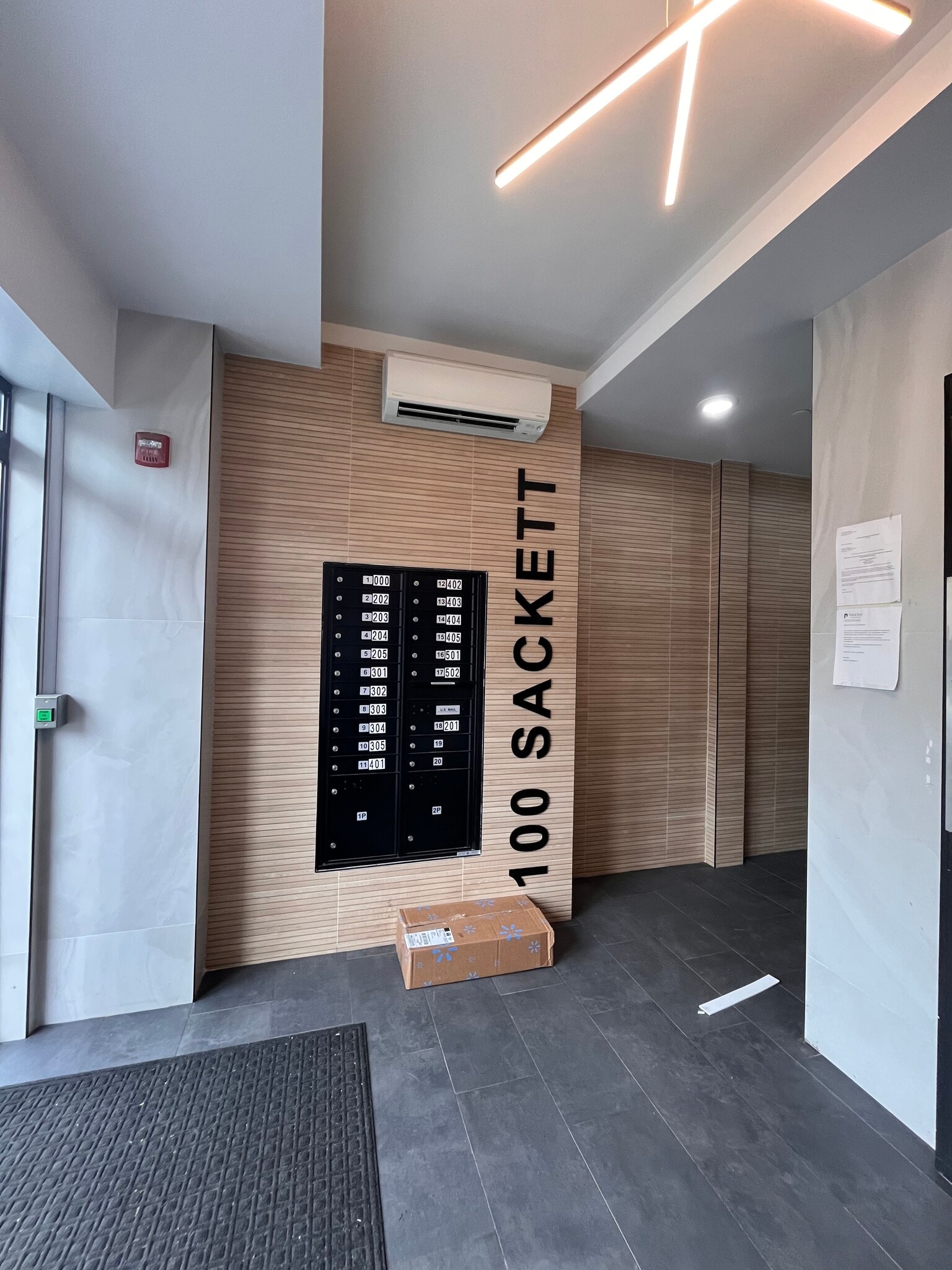 Building Photo - 99 Sackett St