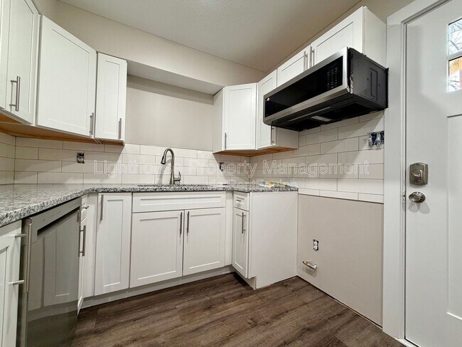 Building Photo - 2633 Woodward Ave SW