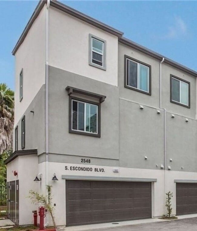 Primary Photo - Beautiful Modern 3-Story Townhome