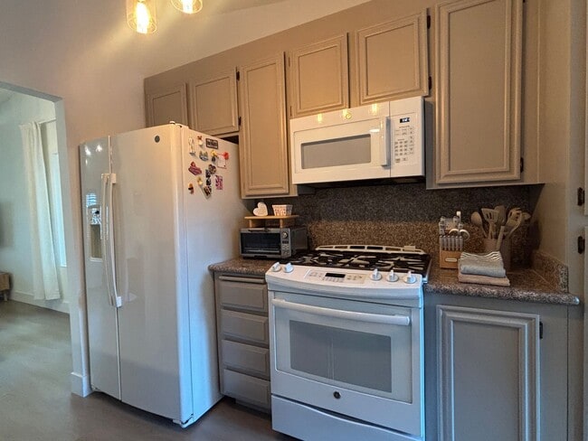 Building Photo - Beautiful Single-Story Gem in Vacaville!