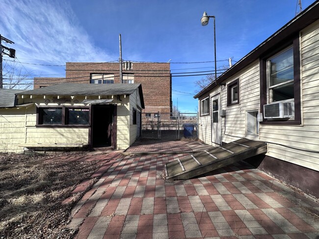 Building Photo - 7 8th St