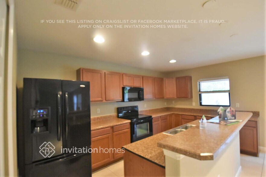 Building Photo - 710 Parnell Ave