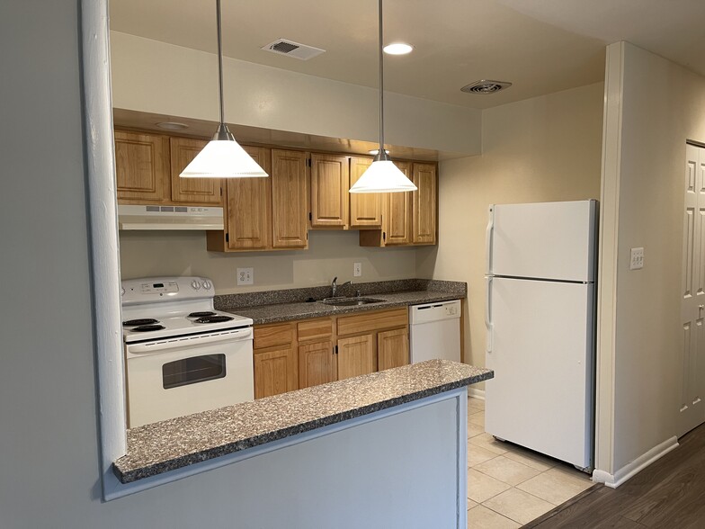 Kitchen - Skyview Apartments