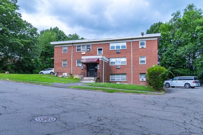 Building Photo - 304 Pine Rock Ave