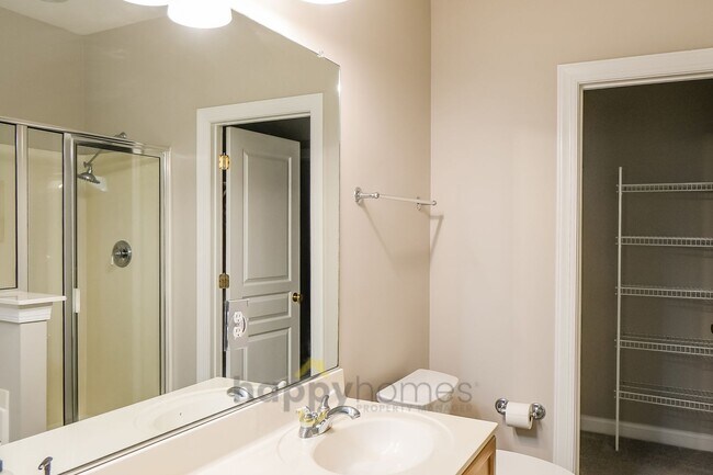 Building Photo - End-Unit Elegance on Daniel Island: 3 Bed, 3.5 Bath