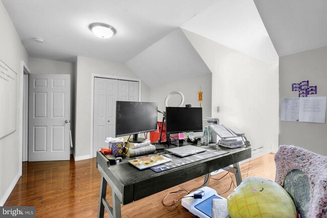 Building Photo - 3518 Reserve Dr