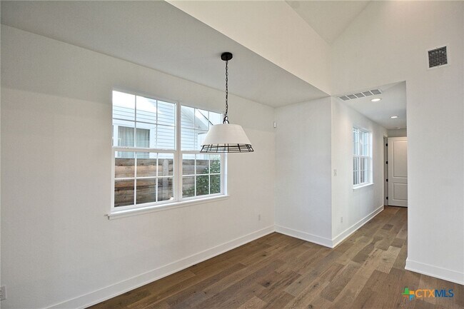Building Photo - 421 Constance Dr