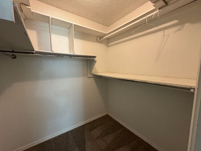 Building Photo - Broken Arrow - 3 bedroom 2 bath!!