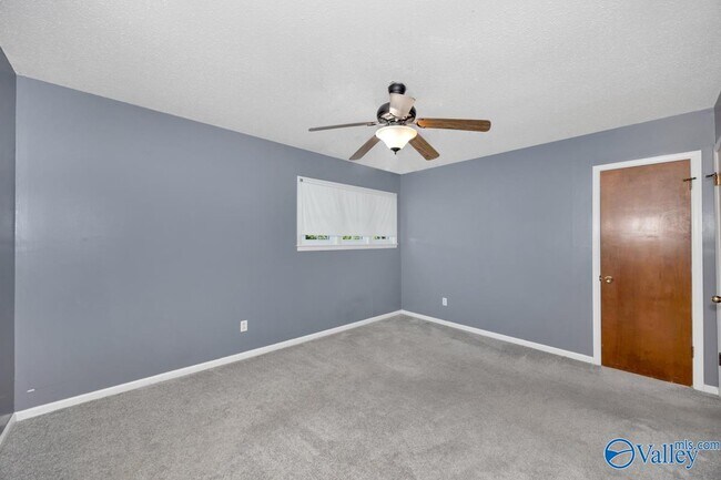 Building Photo - 8002 Greenwillow Ct SE