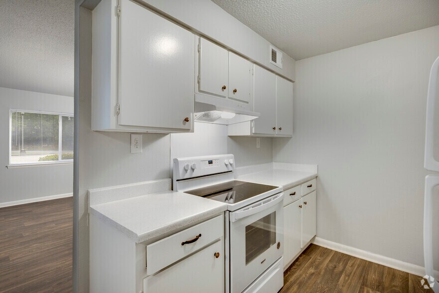 Primary Photo - Lafayette Square Apartments