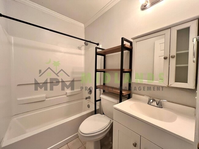 Building Photo - 3425 Manor Ave