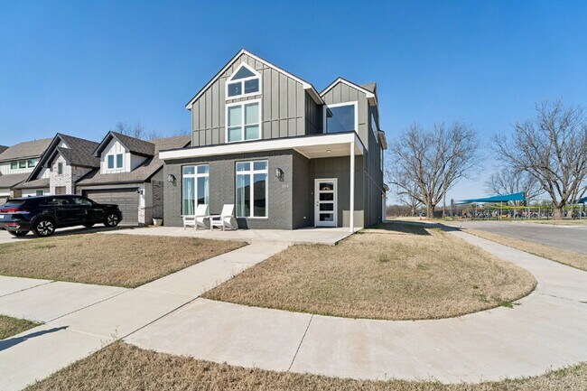 Building Photo - Fully Furnished Home in Broken Arrow