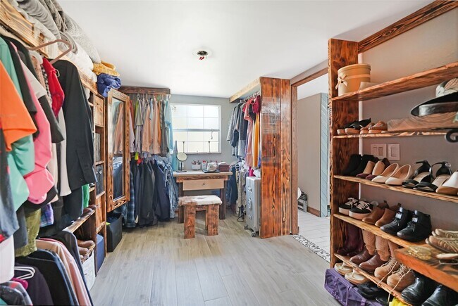 Building Photo - 2521 Rd 3550