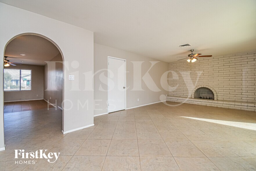 Building Photo - 3350 S George Dr