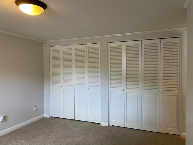 Building Photo - 3421 Holwyn Rd