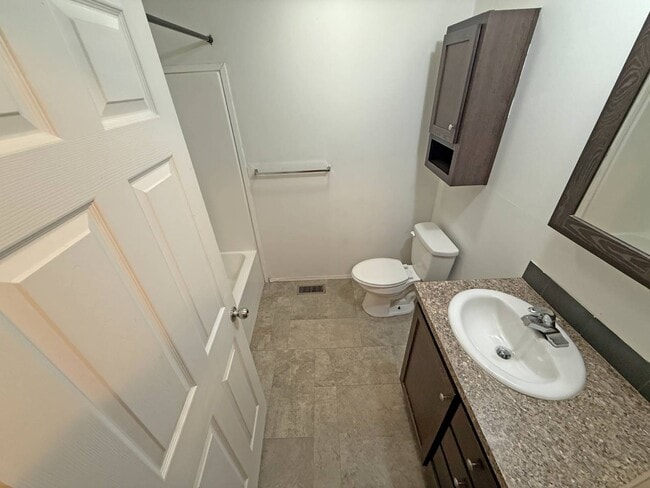 Building Photo - 2501 N Apperson Way