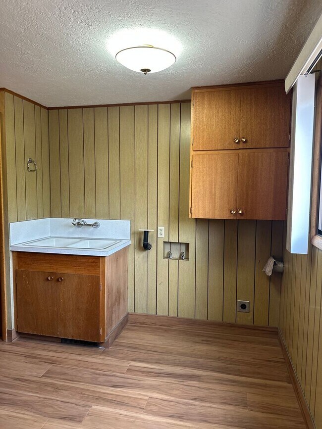 Building Photo - 61456 Brosterhous Road