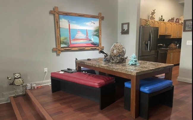 Building Photo - 2408 NE 135th St