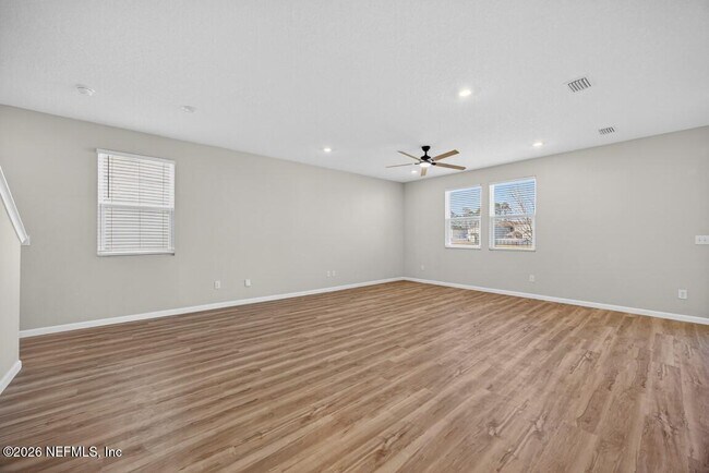 Building Photo - 14790 Cashew Ave