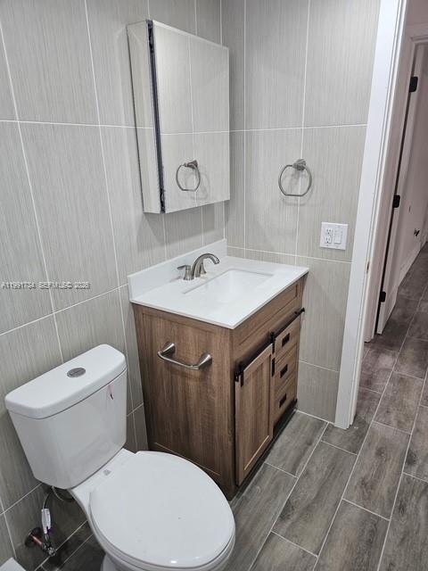 Building Photo - 1151 W 28th St