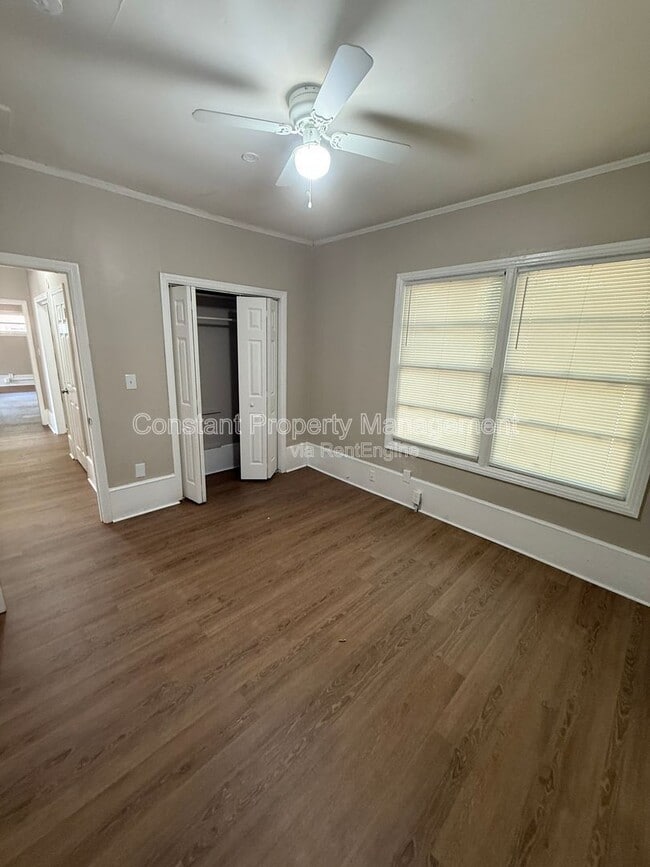 Building Photo - 614 W Poplar St