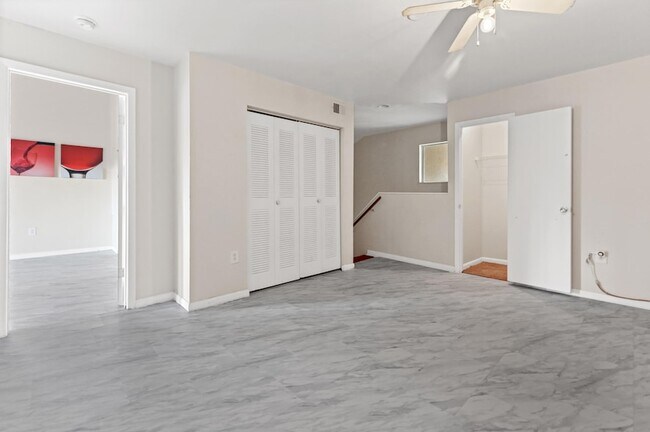 Building Photo - 4791 Via Palm Lakes