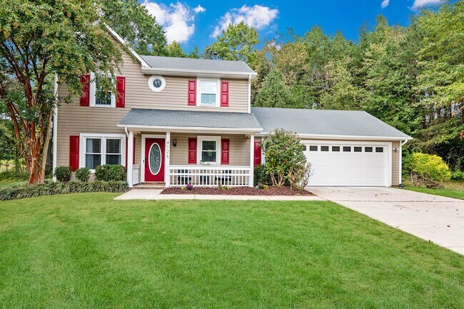 Building Photo - Charming 3 Bedroom Home with Modern Features and Spacious Outdoors!