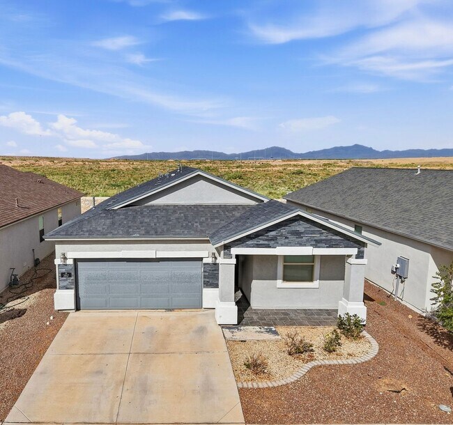 Building Photo - 3917 Desert Bluff Dr