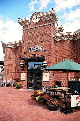 Slaters Lane - Rustico, Buzz Coffee, Tropical Smoothie, and more - 1216 Michigan Ct