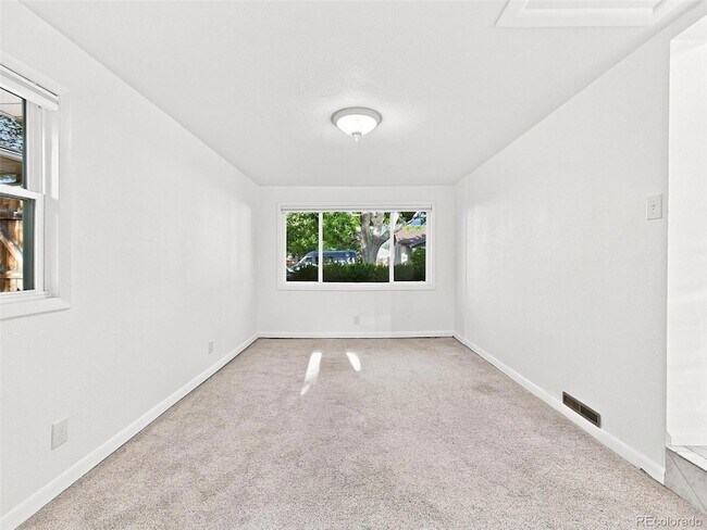 Building Photo - 1317 Zenobia St