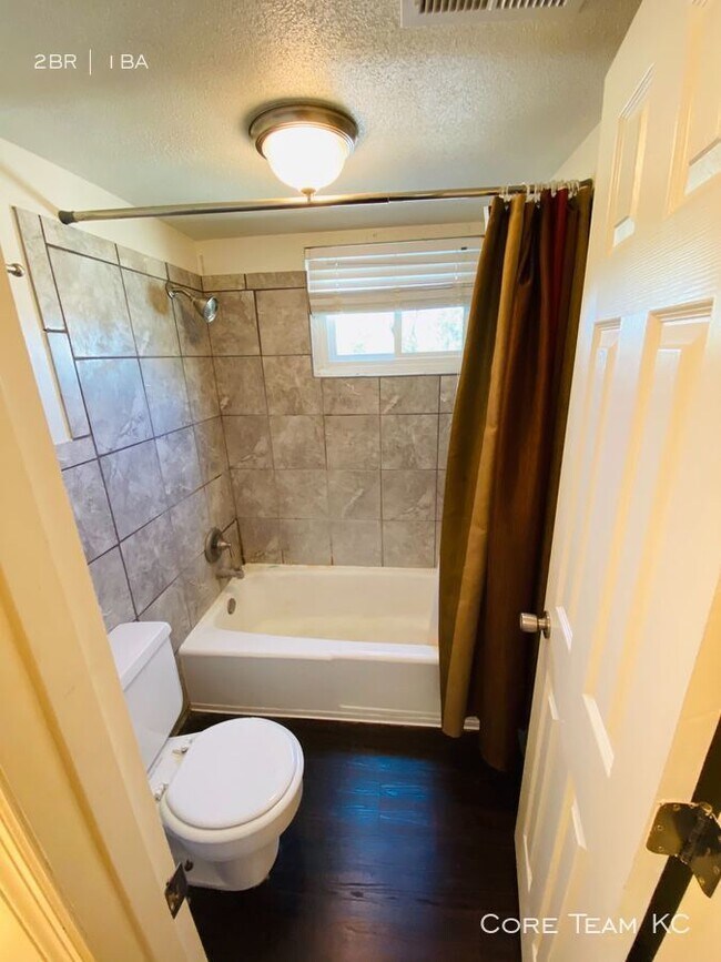 Building Photo - Kendal 2 Bedroom Apartment!
