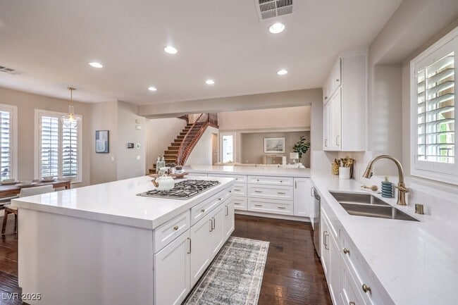 Building Photo - 636 Chervil Valley Dr