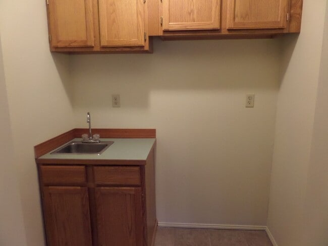 Building Photo - Fantastic HUGE Remodeled 4 Bedroom Home Wi...
